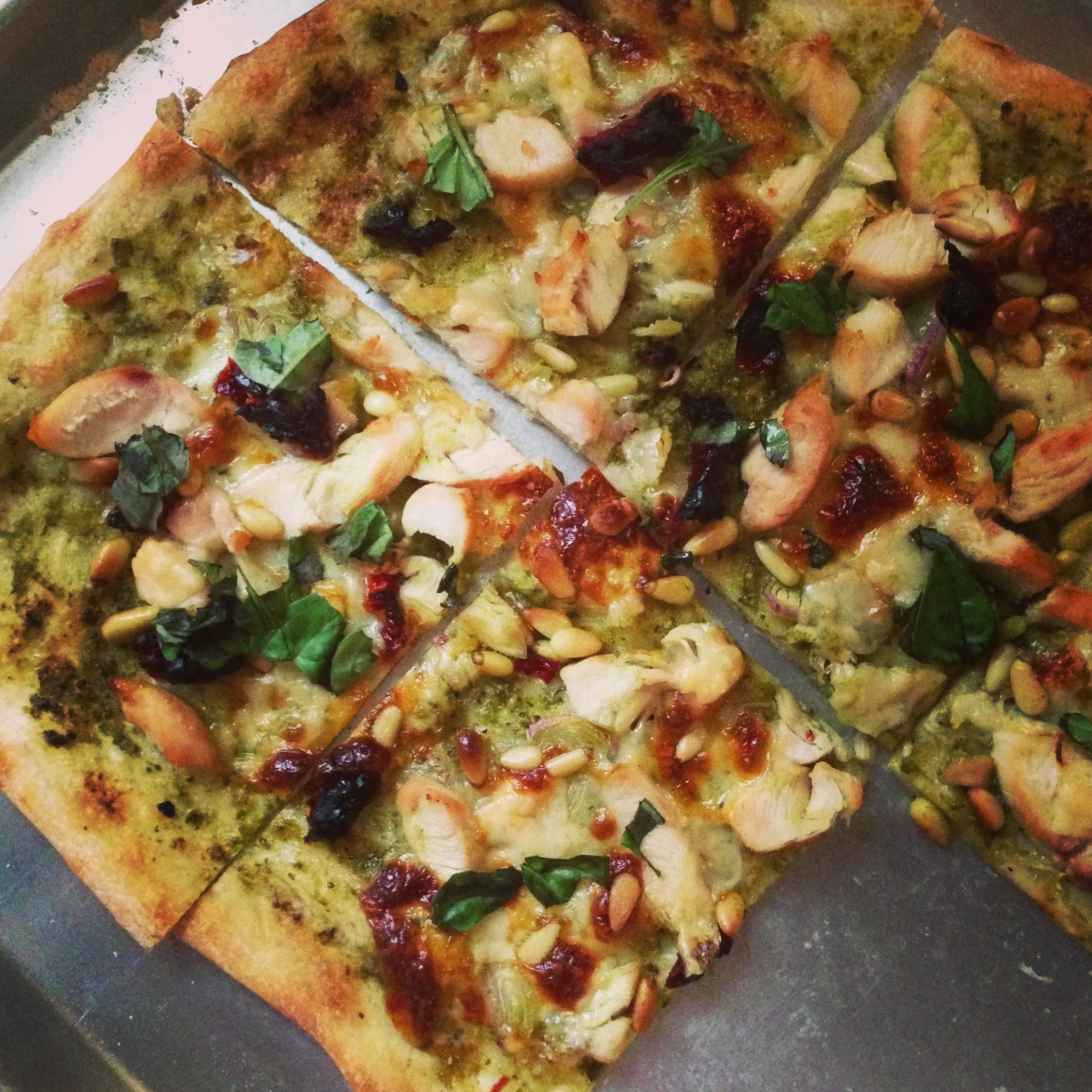 Pesto Chicken Pizza | foodie julie